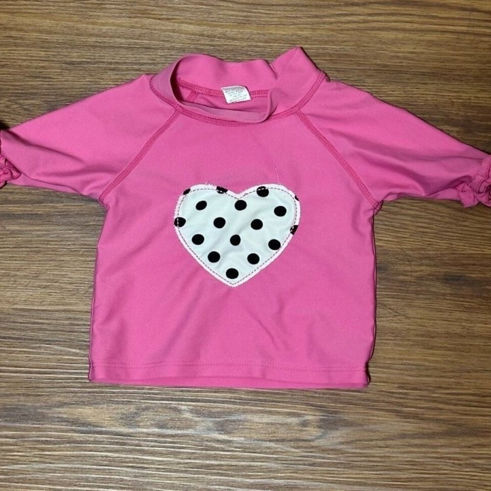 Ruffle Butts Rashguard size 12-18 months Pink‎ heart print with ruffle sleeve